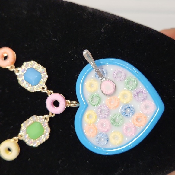 💙🔹️Betsey Johnson🔹️ Beautiful Heart Shaped Bowl Cereal Pearl Spoon Necklace - Picture 11 of 15